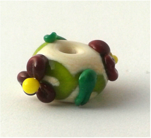 A different swirly flowery bead!